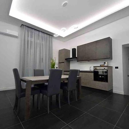 Suite Quarantotto Luxury House Napoli Esterno foto